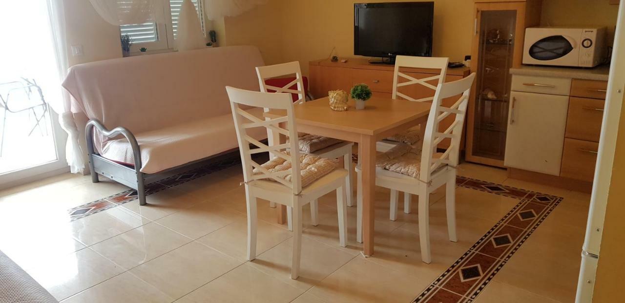 App Lolly Appartement Selce Buitenkant foto